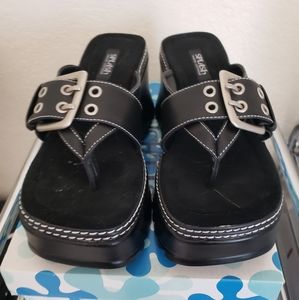 Splash funky front buckle wedge sandal